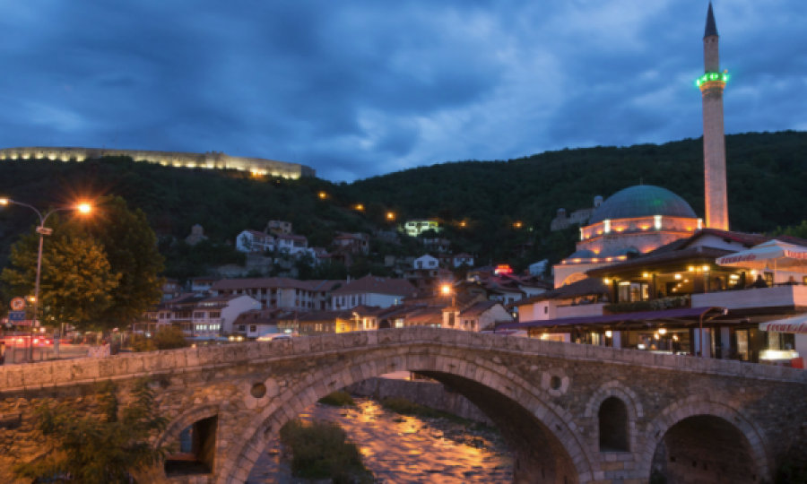 Policia në Prizren mbyll 12 lokale për mosrespektim të masave Anti-Covid