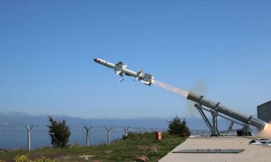 Turqia teston me sukses raketën e parë detare, goditi cakun 200 kilometra larg