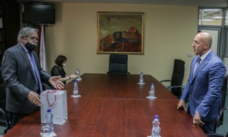 Ramush Haradinaj takohet me Krajën, bisedojnë për aktakuzat e Speciales