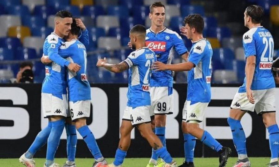 Napoli e mund Romën, luftë për një vend në Europa League 