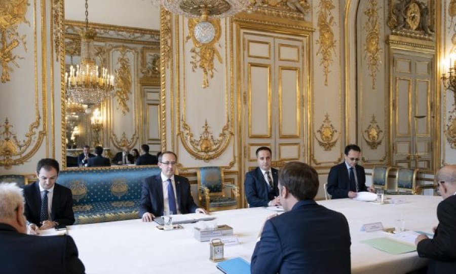 Zyra e Presidentit Macron jep detaje të takimit me Avdullah Hotin flasin edhe për videosamitin e Parisit