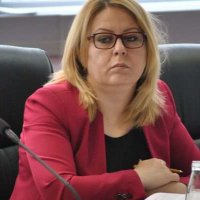Hykmete Bajrami kërkon votimin e rishikimit të buxhetit