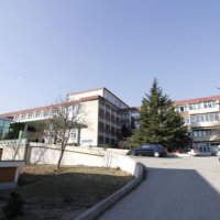 Alarmante, edhe Spitali i Pejës mbushet me pacientë me Covid-19, ja sa është numri i tyre