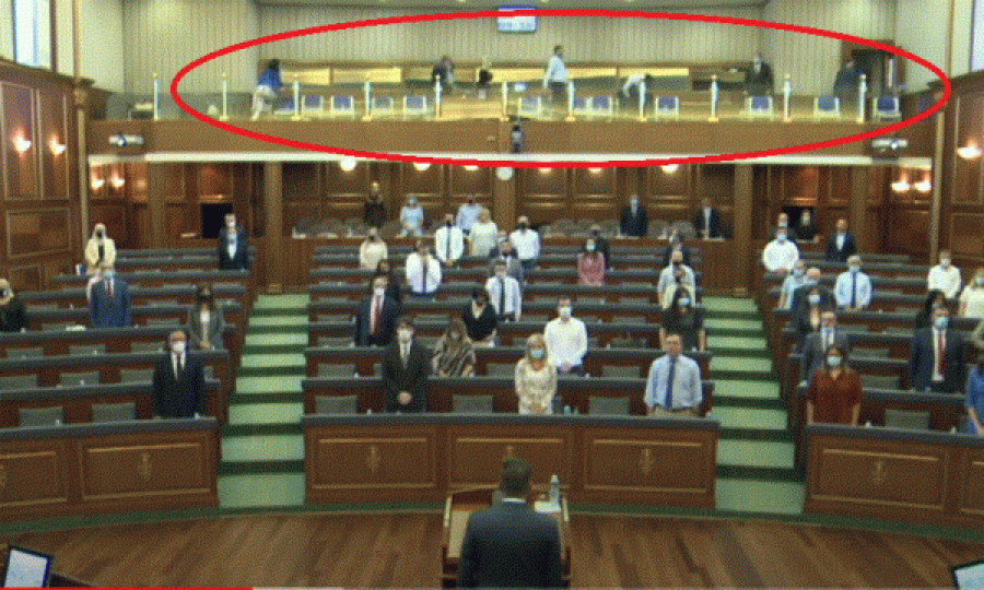  Lista Srpska largohet nga salla pasi deputetët mbajtën 1 minutë heshtje për masakrën e Srebrenicës 