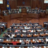 Kosova drejt gjendjes së jashtëzakonshme, por duhen 81 vota në Kuvend