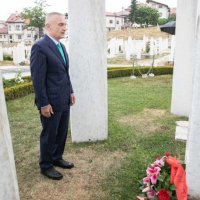 25 vjetori i Masakrës së Srebrenicës/ Meta: Të mos lejojmë askënd të helmojë popujt tanë