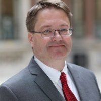 Ambasadori britanik kërkon të ruhet qetësia në Parlament pas ngjarjes së mbrëmshme