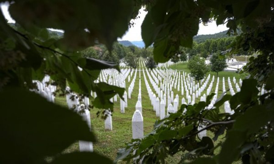 25 vjet nga masakra e Srebrenicës - Kosova Sot