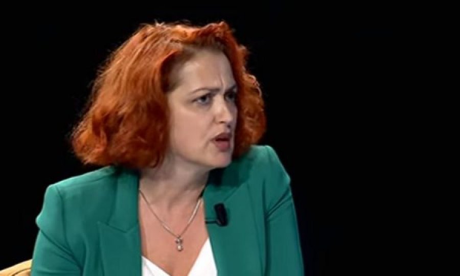 Eliza Hoxha e quan burrec Xhavit Ukajn pse iu versul Kryeparlamentares