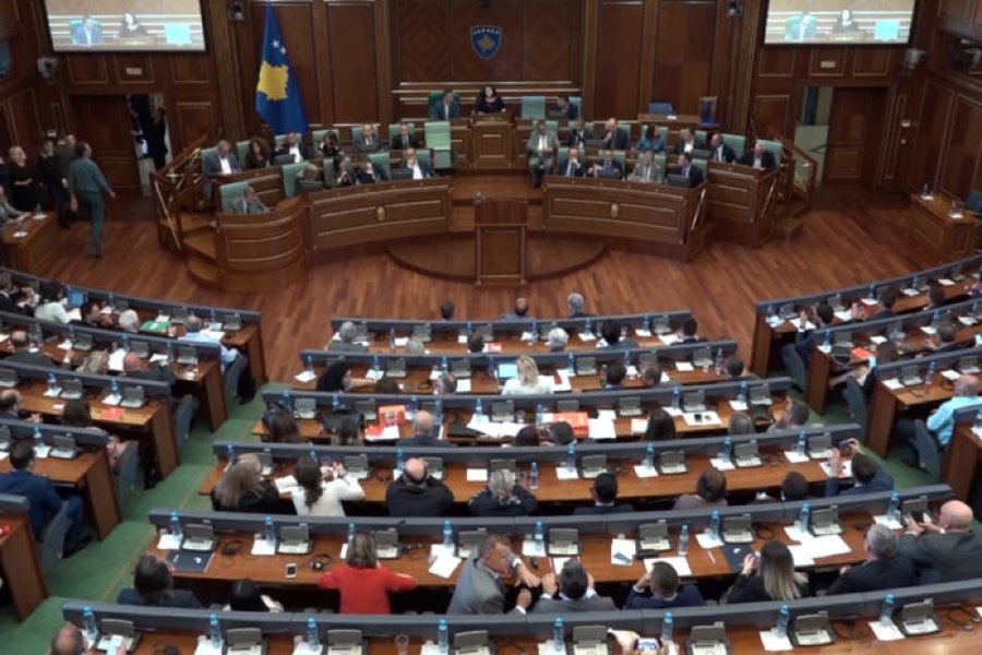 Kosova drejt gjendjes së jashtëzakonshme, por duhen 81 vota në Kuvend 