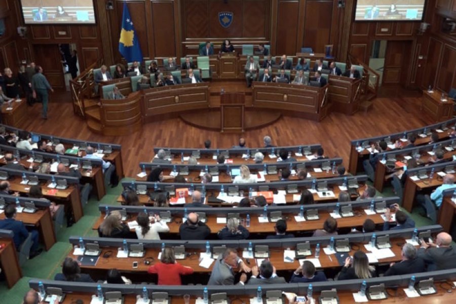 Kosova drejt gjendjes së jashtëzakonshme, por duhen 81 vota në Kuvend