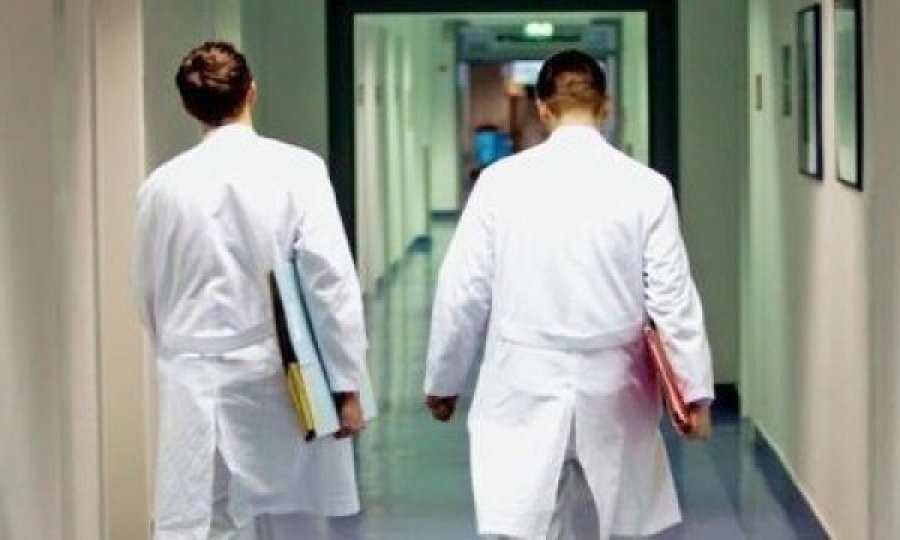 Sadiku: Rreth 420 punëtorë shëndetësorë janë të infektuar me Covid-19