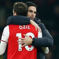 Arteta pyetet përsëri pse Ozil po mungon në ndeshjet e Arsenalit