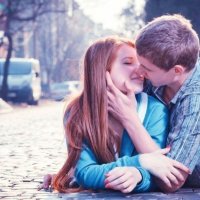 Burra: Puthja në këto zona “i ndez” femrat