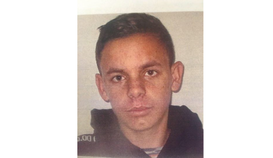 Policia kërkon ndihmë për gjetjen e 15-vjecarit nga Drenasi