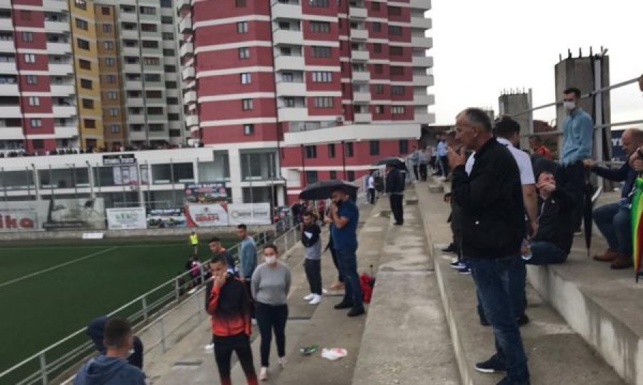 Largohen të pranishmit në stadium për ndeshjen Ballkani – Prishtina