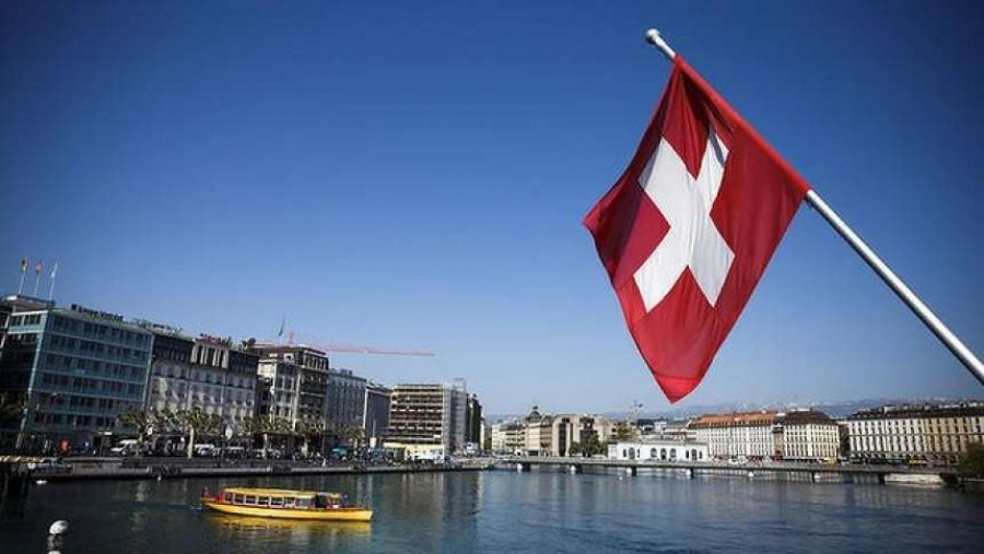  Zvicra i shton në listën e vendeve të rrezikshme për Covid 19 edhe 15 shtete 