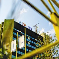 Detaje nga rrahja mes dy drejtorëve në Postën e Kosovës