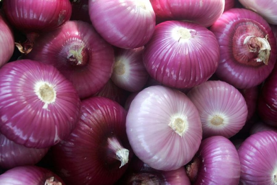 Qepët janë të mbushura me vitamina dhe minerale