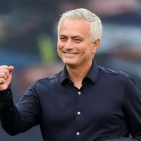 Gazetari i tha që babai ishte fans i flaktë i tij, Mourinho i premton fotografi