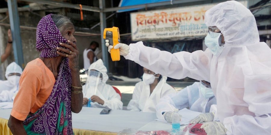 India shënon rekord prej rreth 50,000 rasteve të reja të koronavirusit për një ditë
