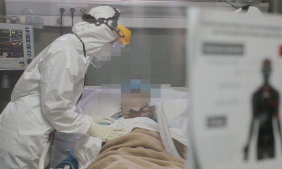 Vdes nga COVID-19 babai i ish-ministrit të Arsimit