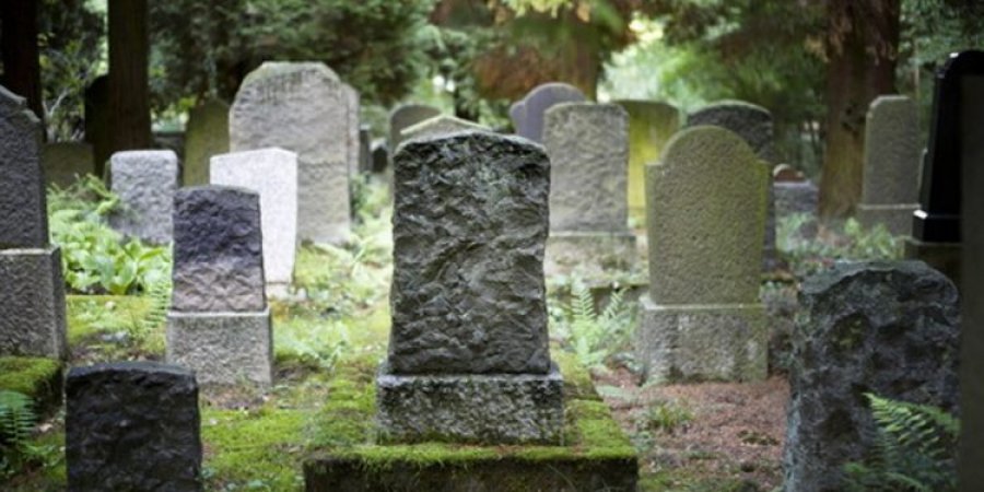 Mendonin se kishte vdekur dhe e varrosën, familjarët shokohen kur e gjejnë duke ecur në varreza