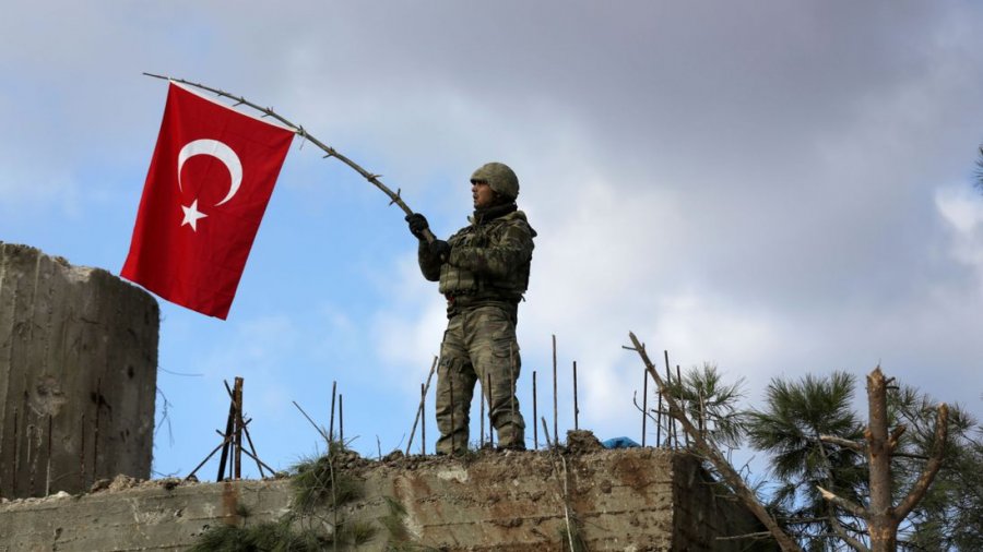 Rrotullohet autobusi, vdesin pesë ushtarë turq, lëndohen rëndë 10 të tjerë