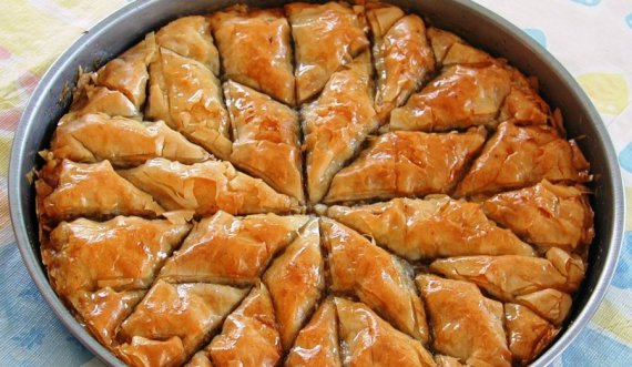 Reçeta e Cekës- Bakllava e shpejtë