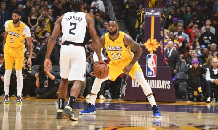 NBA rinis me superduel, Lakers përballen me Clippers 