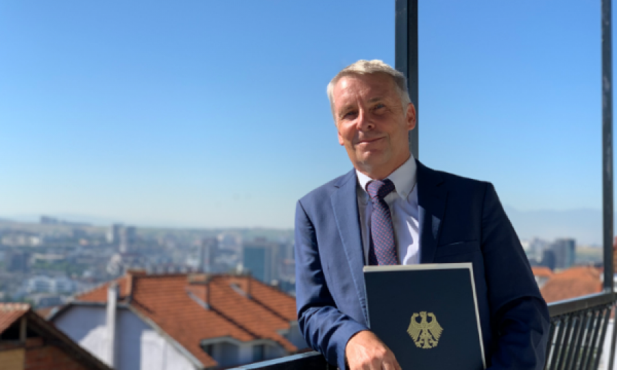 Ambasadori i ri gjerman arrin në Kosovë, sot i dorëzon letrat kredenciale