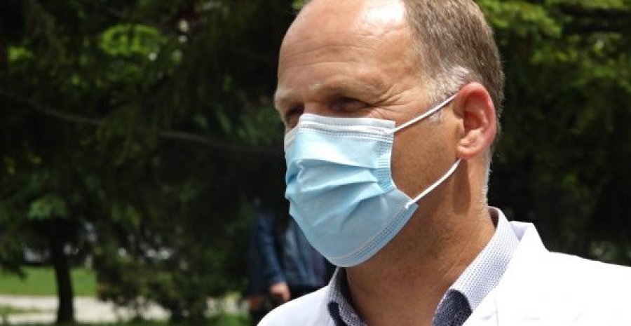 Infektologu Krasniqi: Po kalojmë në situatë të rëndë, festoni në shtëpi