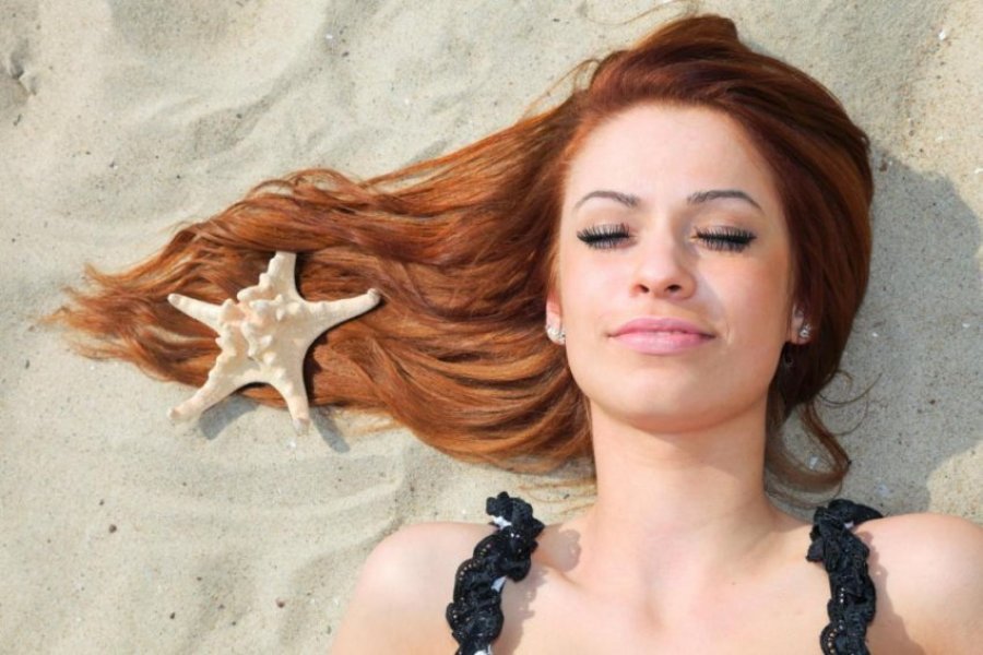 Zbuloni 5 mënyrat për forcimin natyral të flokëve/ Si të kujdeseni