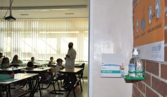 Likaj kërkon të respektohen masat: Asnjë skenar nuk e zëvendëson pjesmarrjen në shkollë