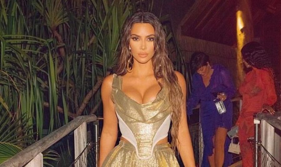  Kim Kardashian kritikohet ashpër nga fansat
