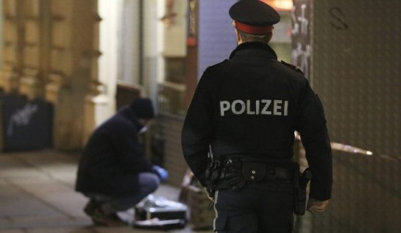  Sulmi terrorist në Vjenë, disa të plagosur mbesin të shtrirë rrugëve 