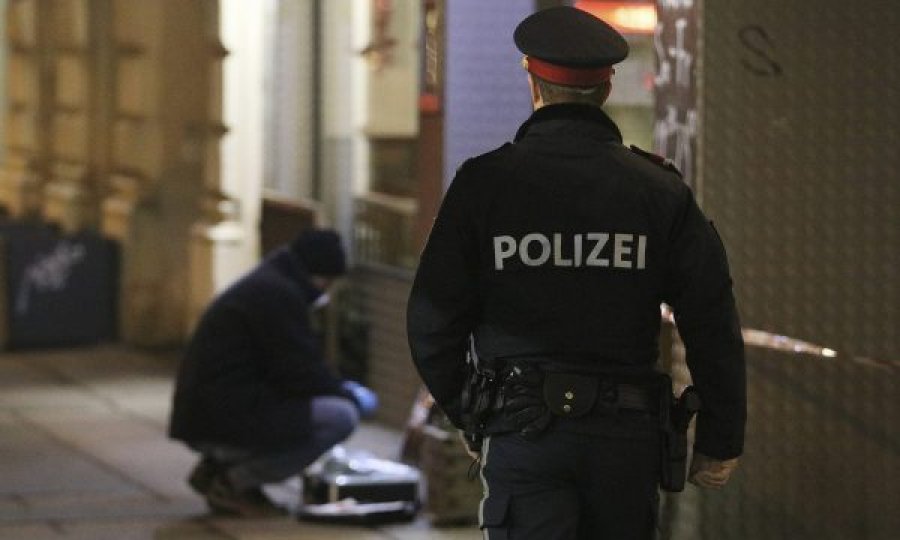  Sulmi terrorist në Vjenë, disa të plagosur mbesin të shtrirë rrugëve 