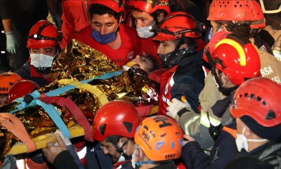 14-vjeçja shpëtohet nga rrënojat 58 orë pas tërmetit në Turqi