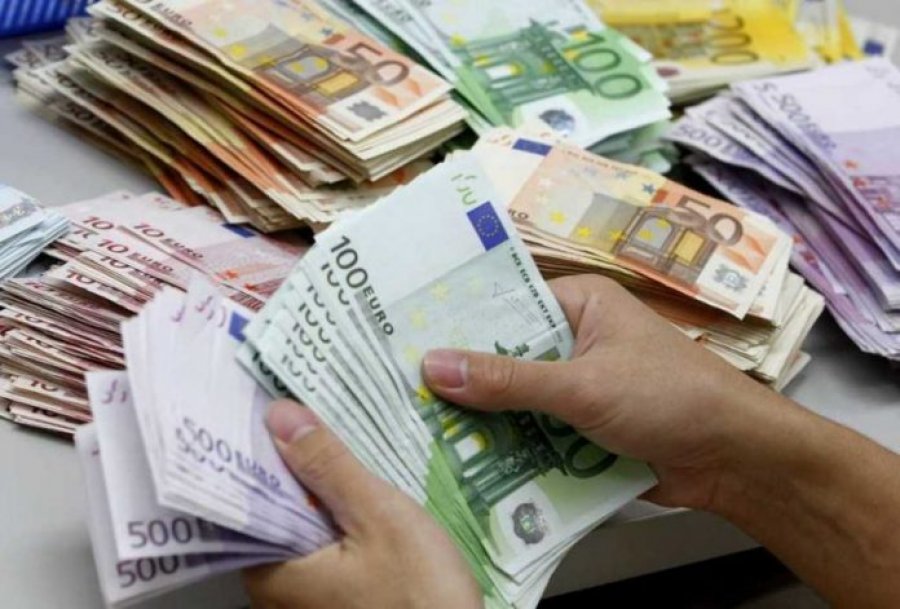 Policia kufitare ia gjen mbi 41 mijë euro kesh një personi