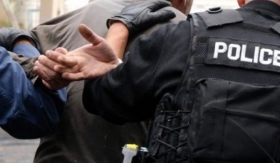 Rrahje në Deçan, policia arreston katër persona