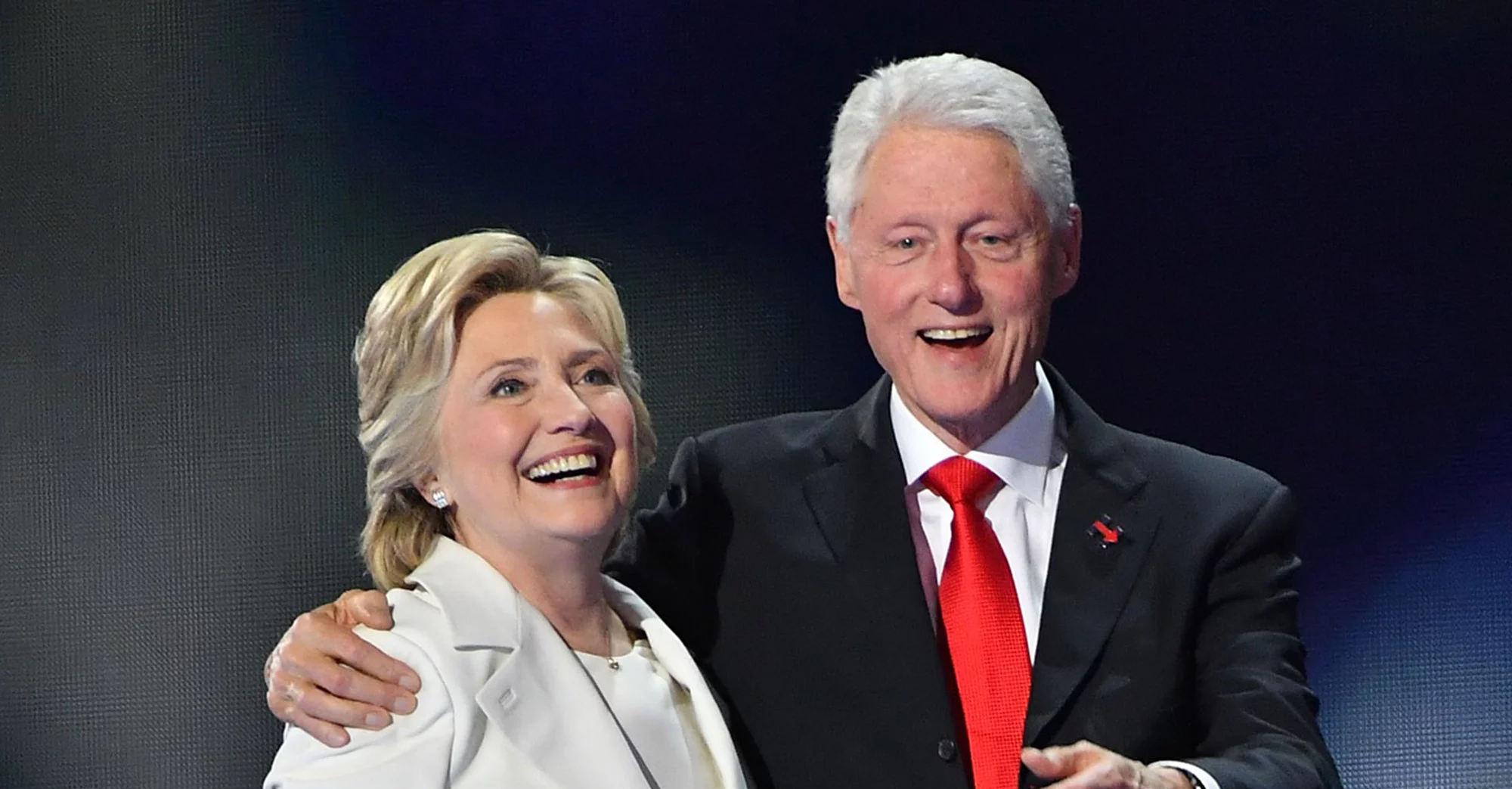  Hillary dhe Bill Clinton votojnë për Joe Biden 
