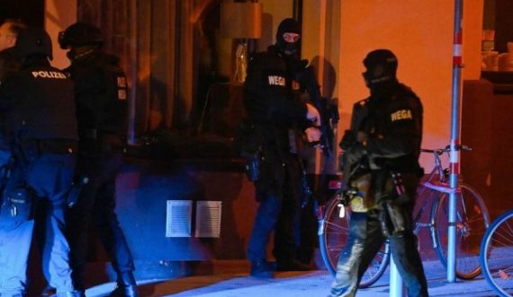 3 të vdekur e 15 të plagosur pas sulmit terrorist në Vjenë, policia jep detajet e fundit
