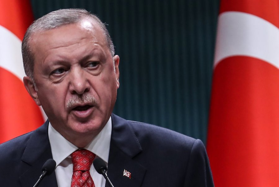  Erdogan kërkon vëmendje për vete, u telefonon dy turqve që shpëtuan një polic dhe një qytetare në Vjenë 