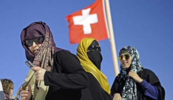 Qeveria e Zvicrës do të votojë për ndalimin e burkës