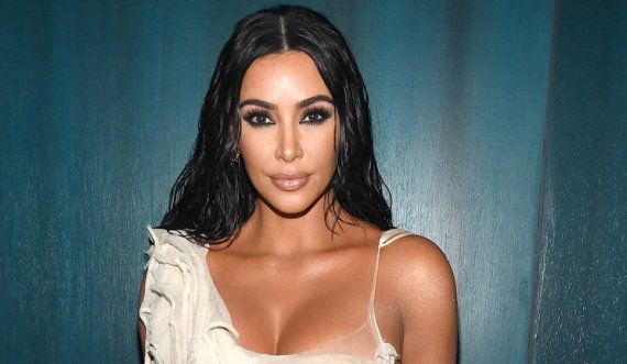 Detaji që kapën fansat/ Pse e fshiu menjëherë Kim Kardashian foton që tregonte votën