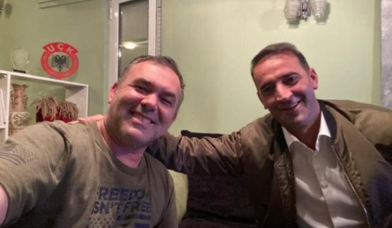  Daut Haradinaj bashkë me Rexhep Selimin: Këtu jemi 