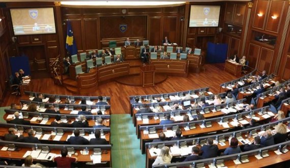 Mblidhen hajnat, matrapazët e rrencat  e bëjnë vend cirkusi Kuvendin e Republikës së Kosovës