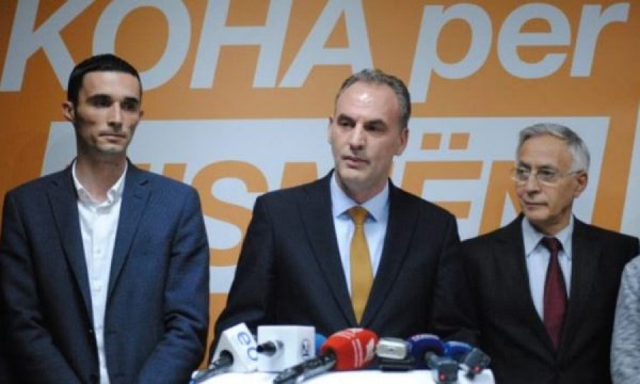 Limaj për ministrat e Kurtit: Këta rrinë me kravata në zyra, n’4 shkojnë n’shpi
