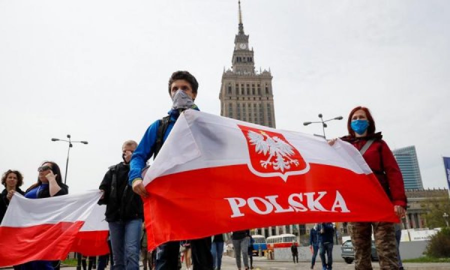 Rusia dhe Polonia shënojnë rekorde të rasteve ditore me COVID-19, Rusia edhe rekord viktimash