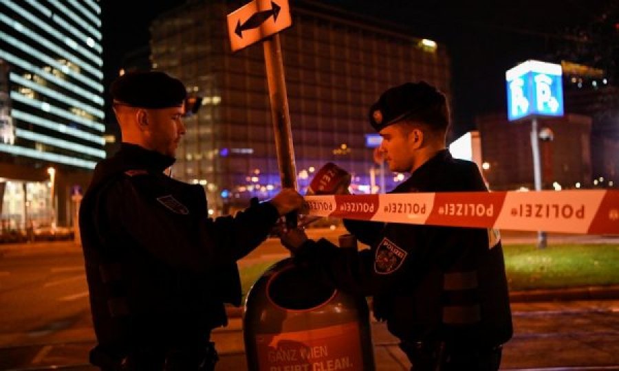 Në mesin e të dyshuarve për sulmet në Vjenë janë edhe dy kosovarë
